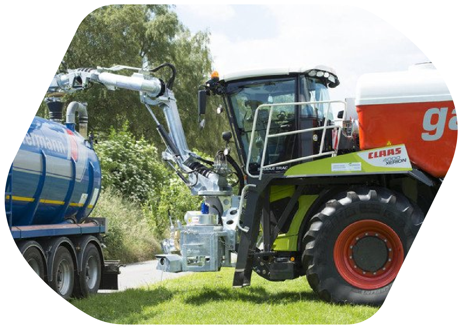 Nástavbová cisterna pro Claas Xerion ST Nástavbová cisterna pro Claas Xerion ST