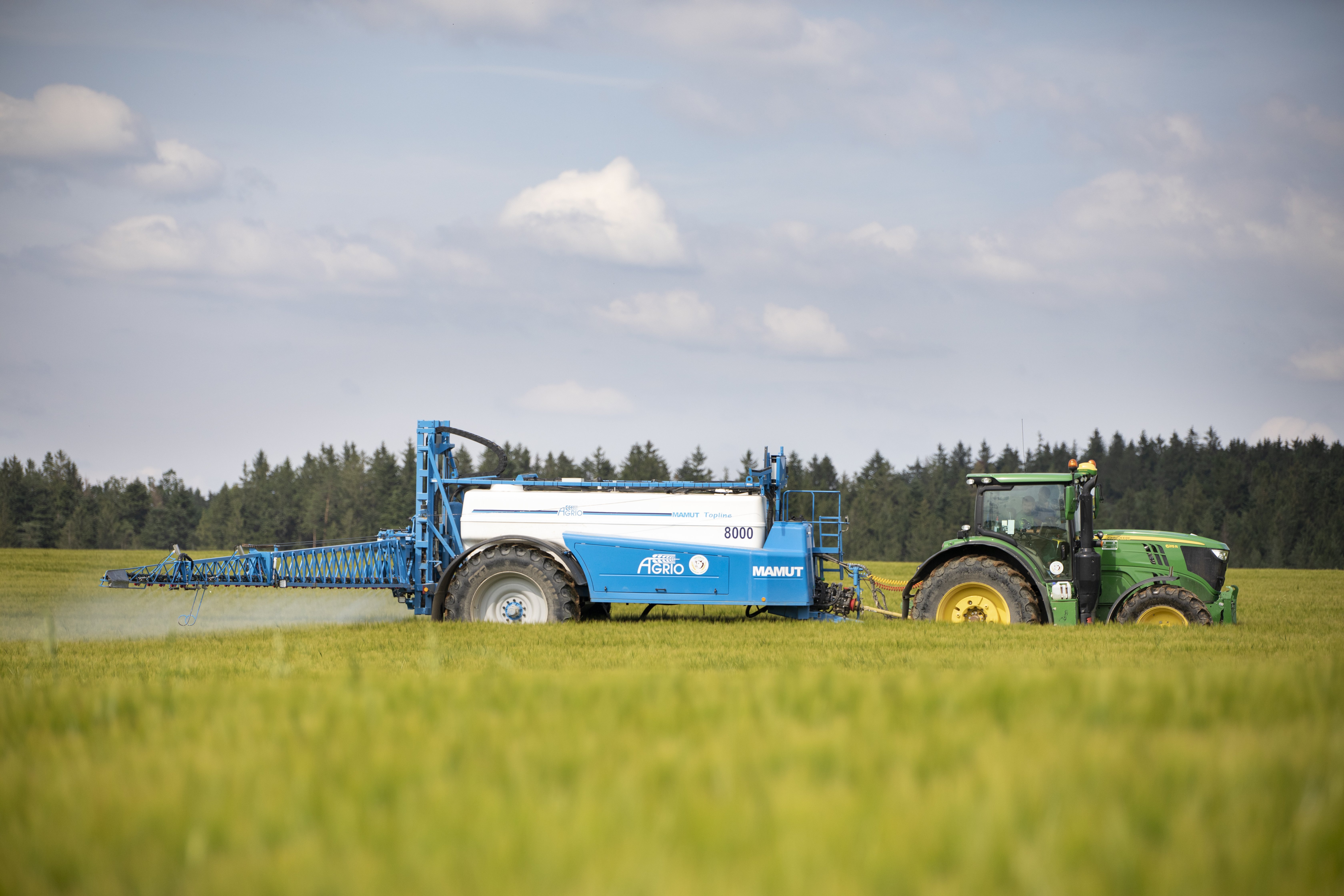 Velký tažený postřikovač MAMUT