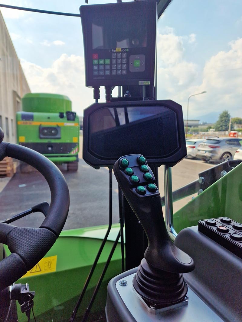 faresin-leader-pf1-classic-cabina