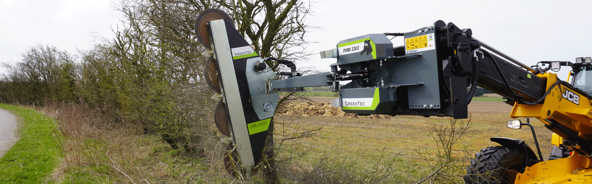 Univerzální nosič nářadí s pilami ořezává větve