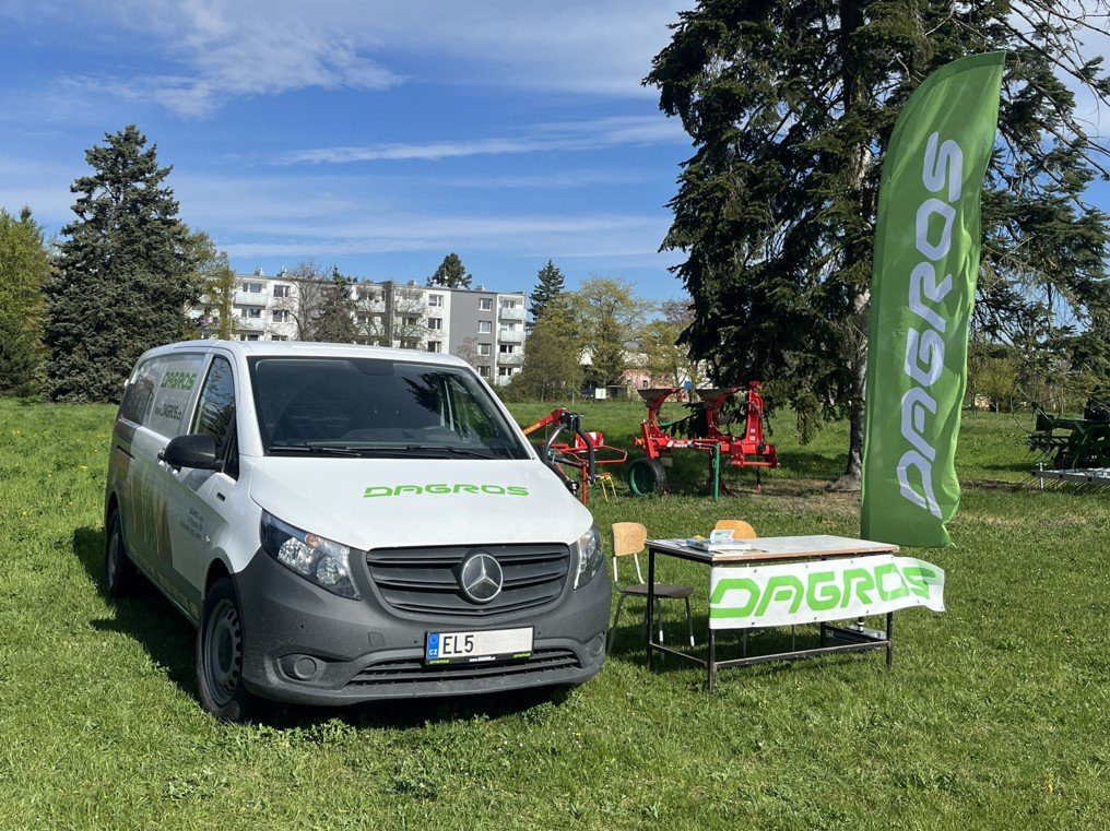       
          DAGROS podpořil mladé řidiče v Poděbradech
      