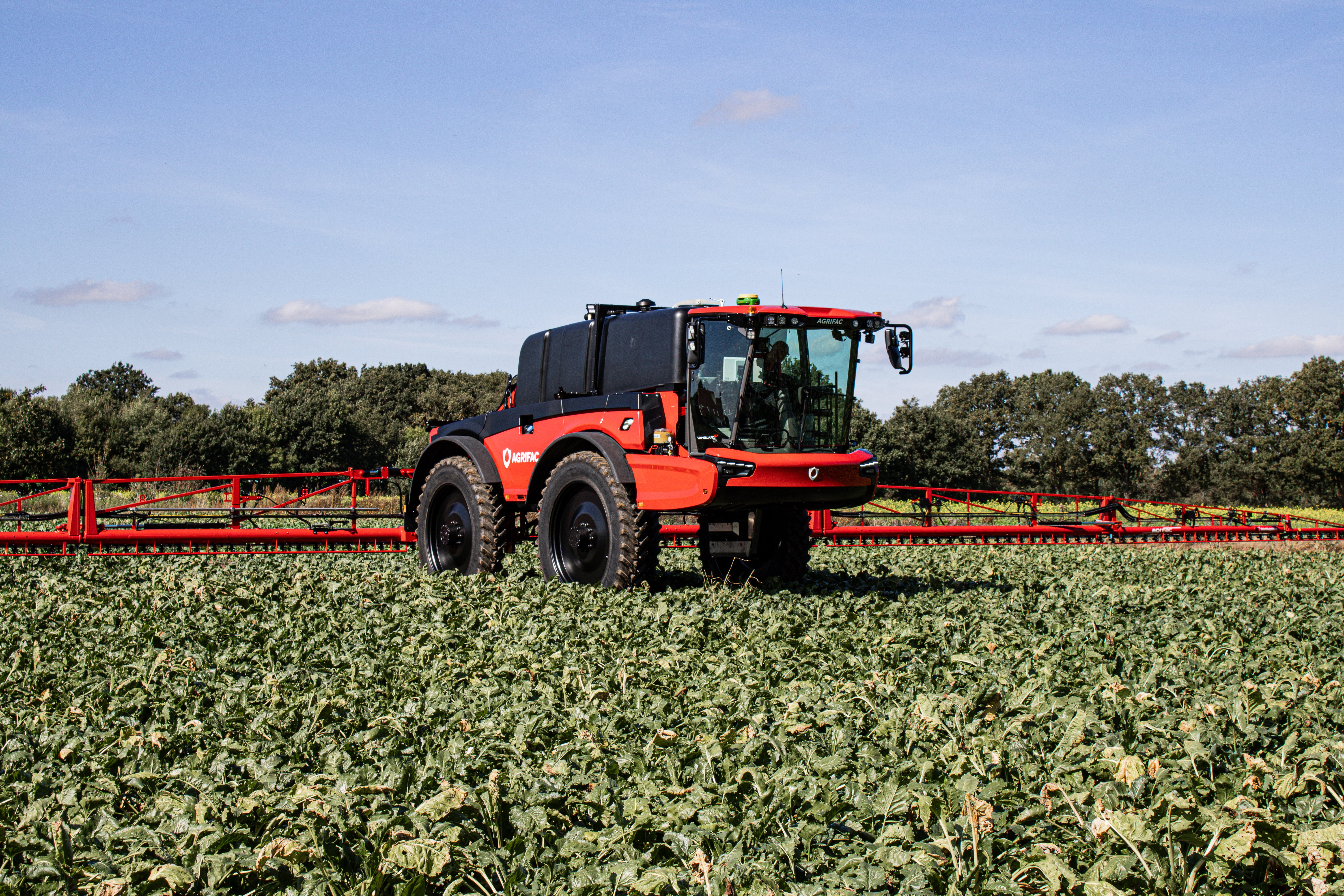 Agrifac představil tři nové modely postřikovačů
             
          Agrifac představil tři nové modely postřikovačů